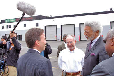 micboom.jpg (92180 bytes)